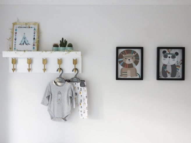 nursery-shelf-and-art